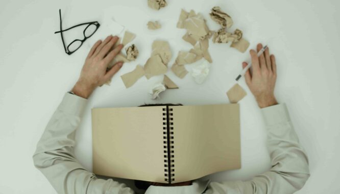 faire un brown out au travail