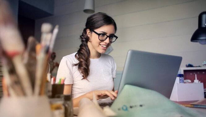 bien-etre-au-travail-collaborateur-heureux