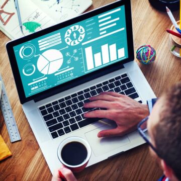 employee checking Performance Management