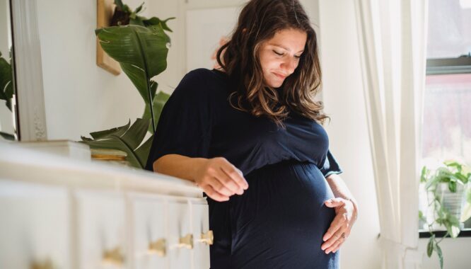 Femme enceinte heureuse